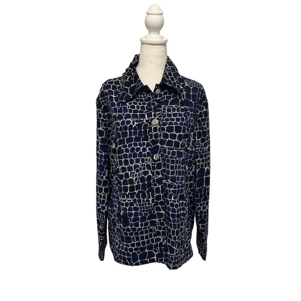 EUC Blue Zenergy button down from Chico’s size 3 (XL 16)